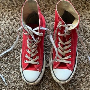 Chuck Taylor Hightop Converse Red Women’s 8.5
